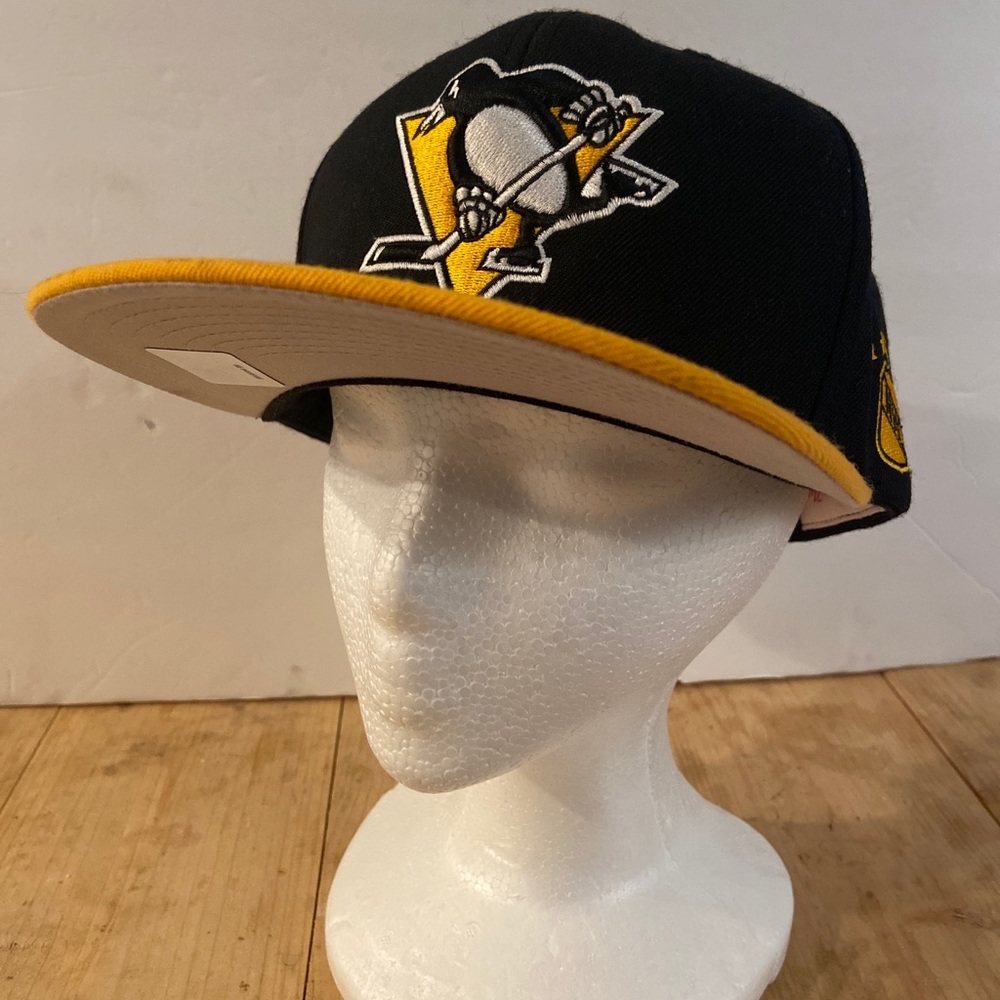 Pittsburgh Penguins NHL Mitchell & Ness Snapback Hat Black Yellow Hockey (C-2)